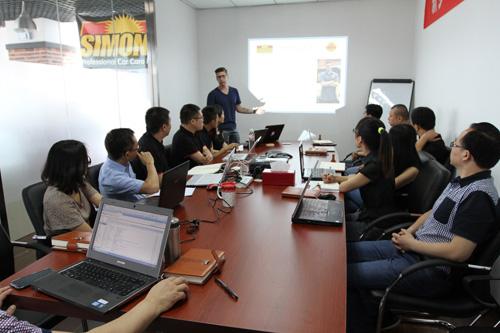 8月29日,平台信息化服务组为新正达龙骨厂提供信息化培训